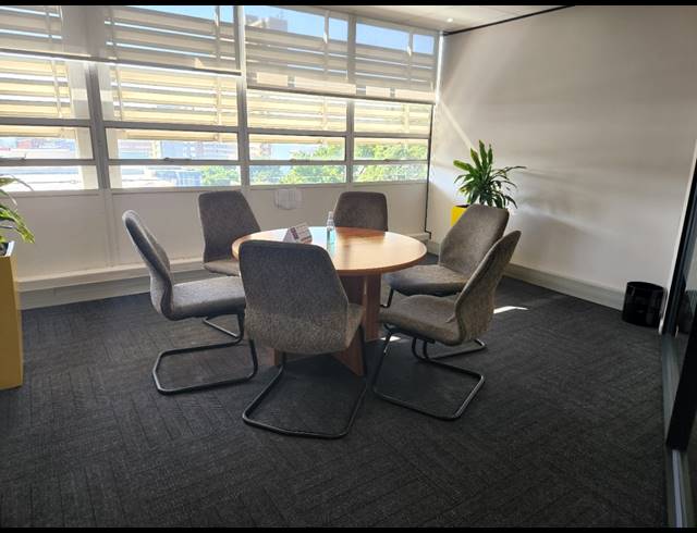 100M² OFFICE TO LET IN GLENWOOD